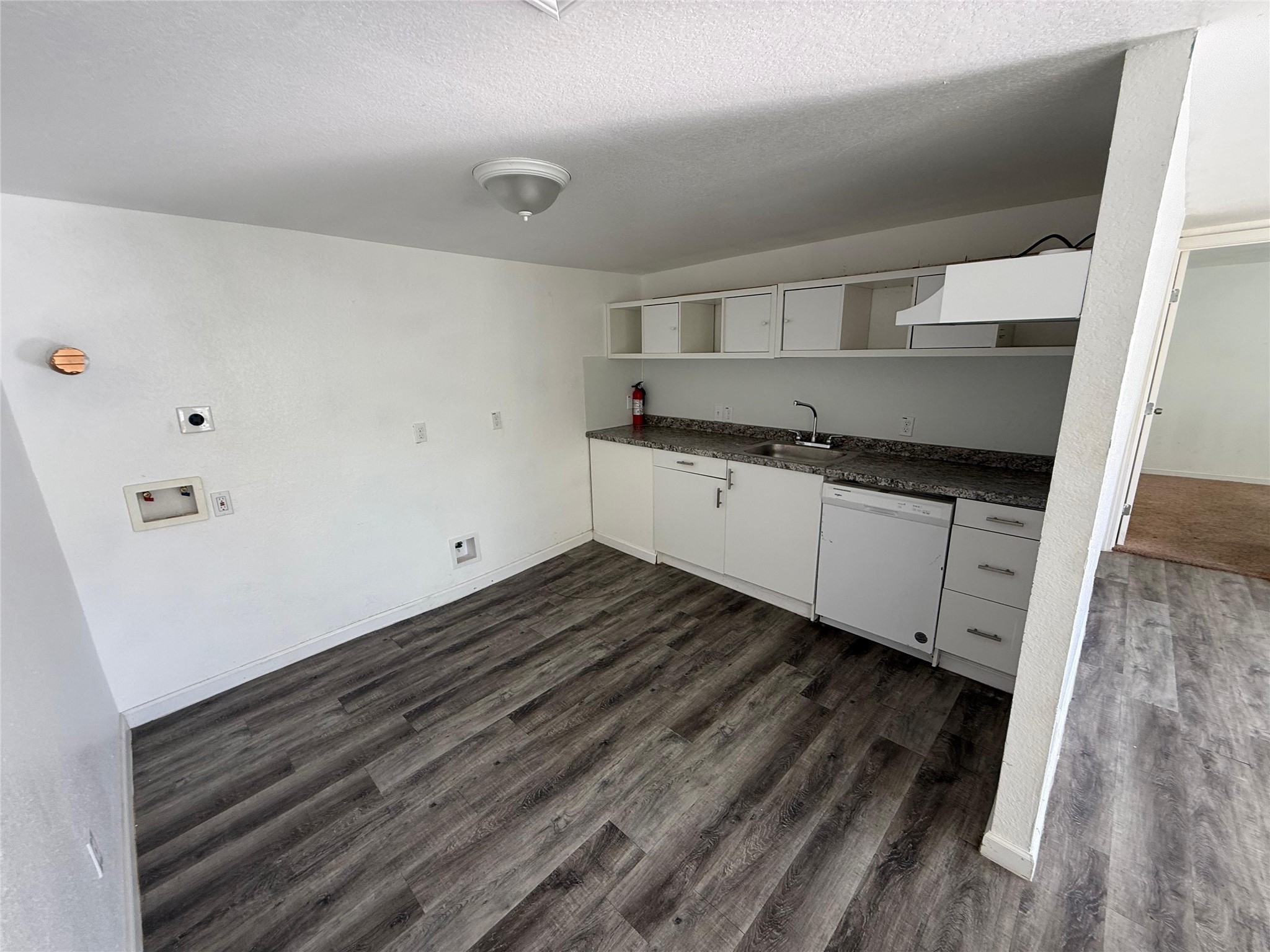 6901 Dumble Street Property Photo 16