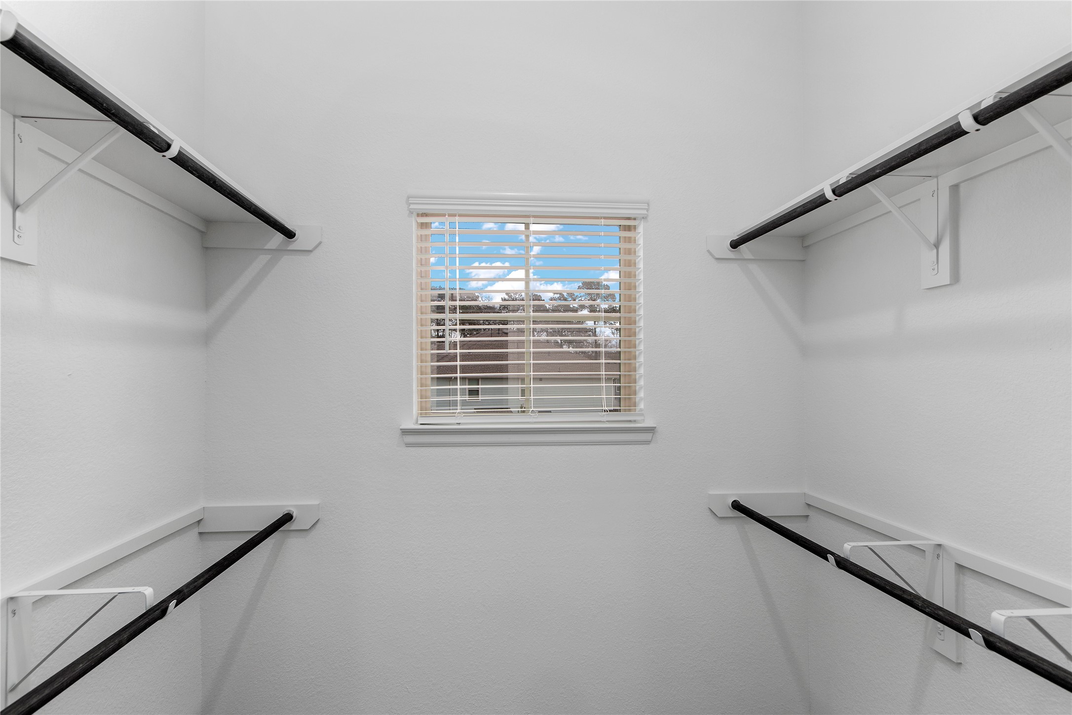 650 Aspen Falls Ct Property Photo 18