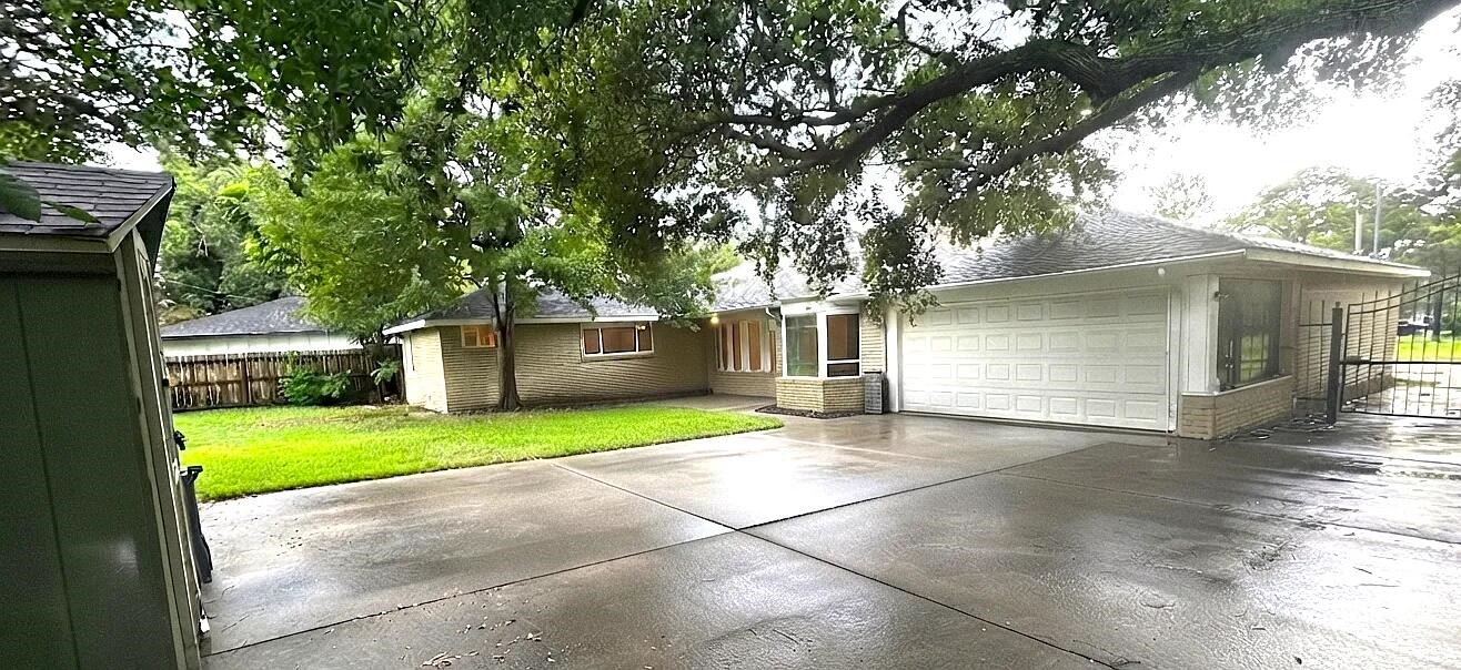 11007 Hillcroft Avenue Property Photo 12