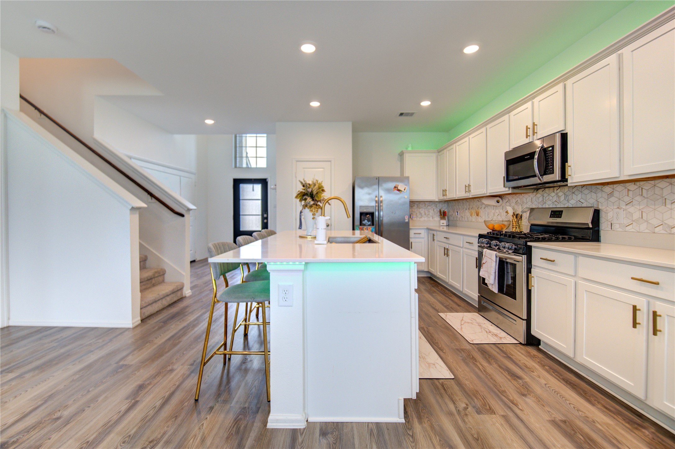 26627 Ledgemont Drive Property Photo 8