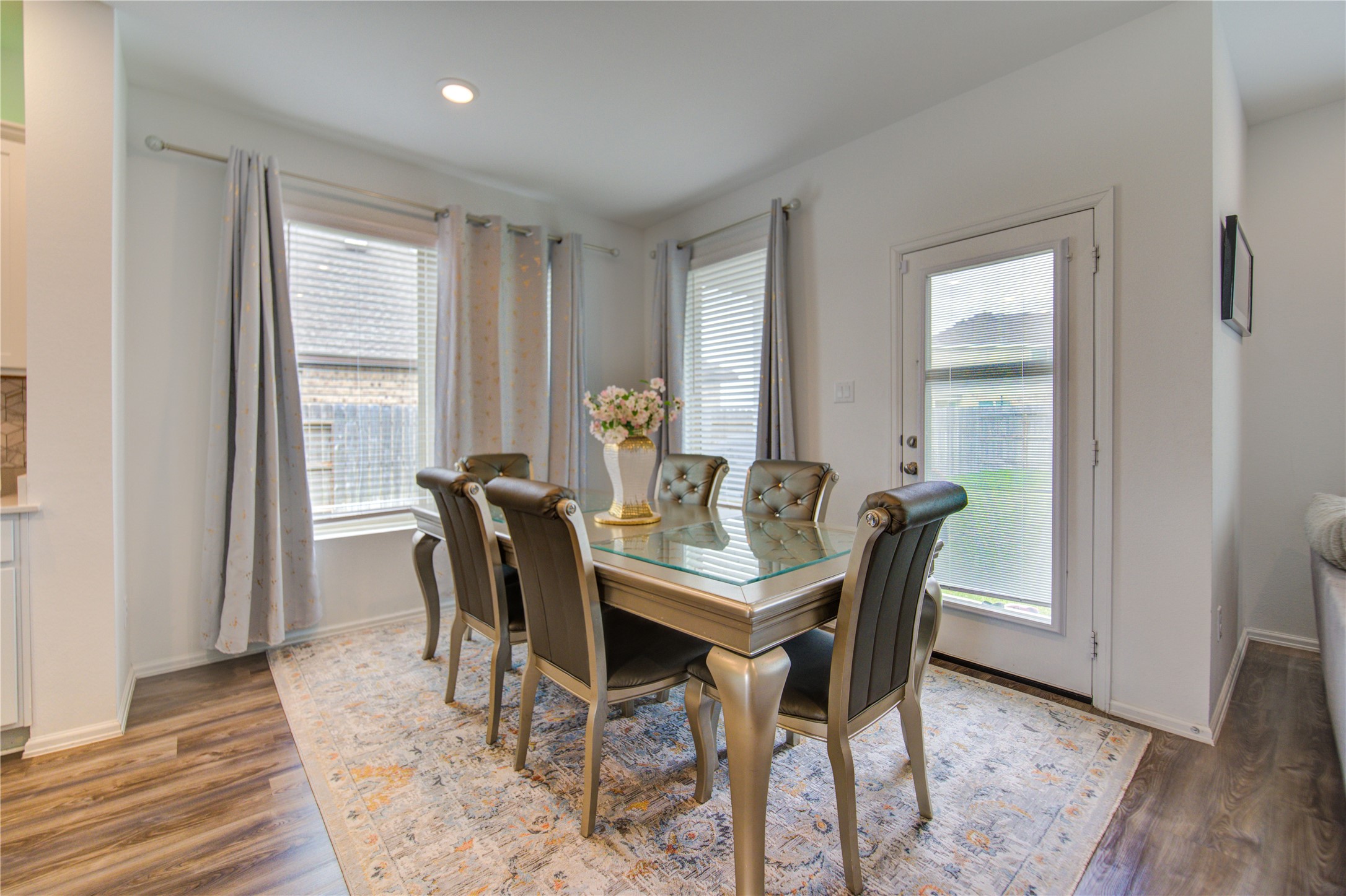 26627 Ledgemont Drive Property Photo 17