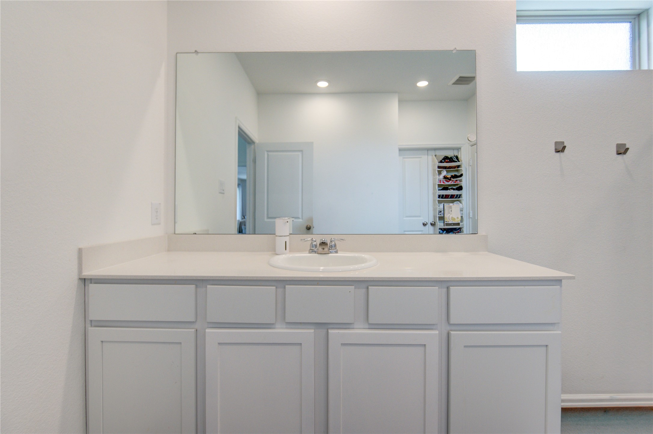 26627 Ledgemont Drive Property Photo 22