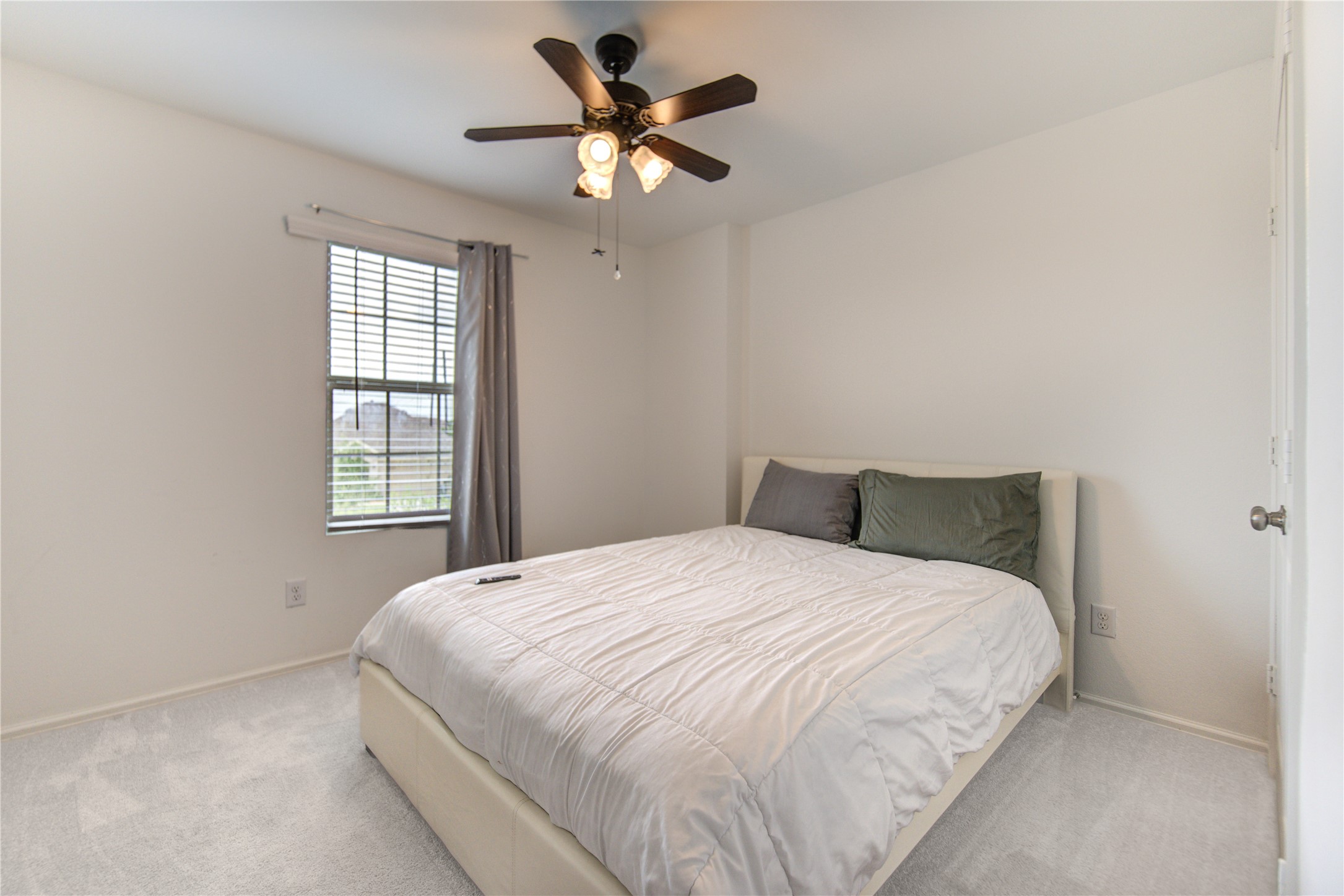 26627 Ledgemont Drive Property Photo 23