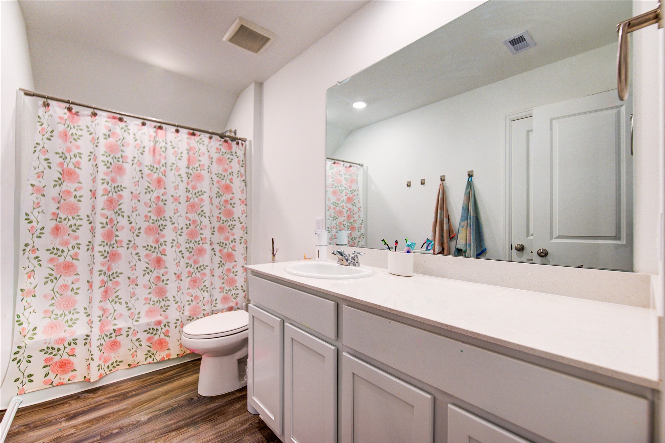 26627 Ledgemont Drive Property Photo 24