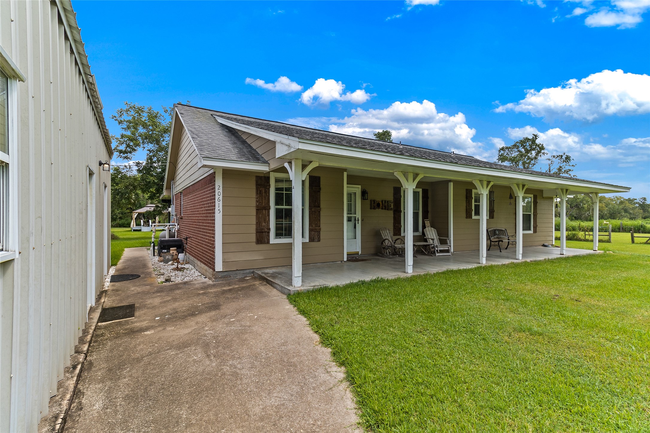 20615 County Road 461 Property Photo 3