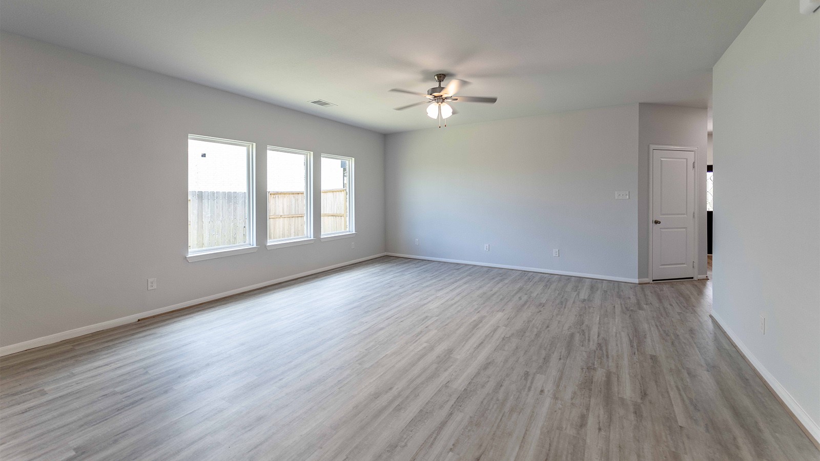 1731 Warm Breeze Drive Property Photo 3