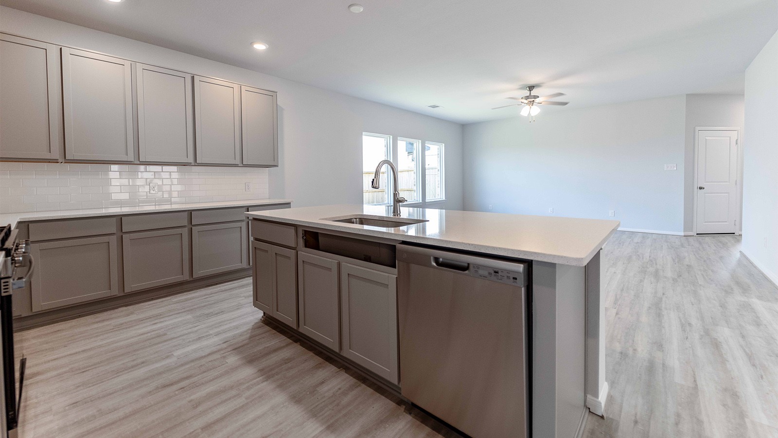 1731 Warm Breeze Drive Property Photo 4