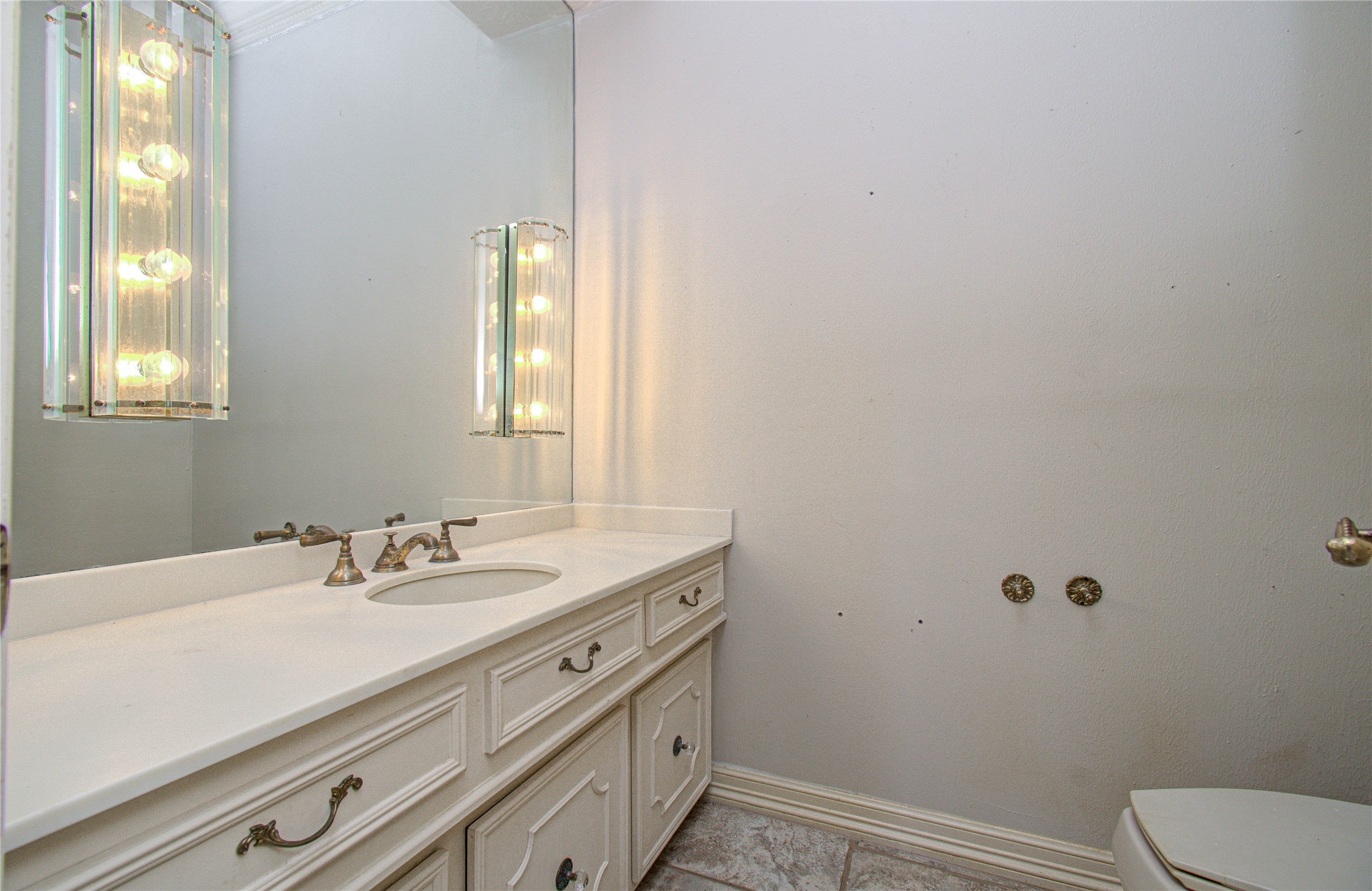 9712 Longmont Drive Property Photo 22