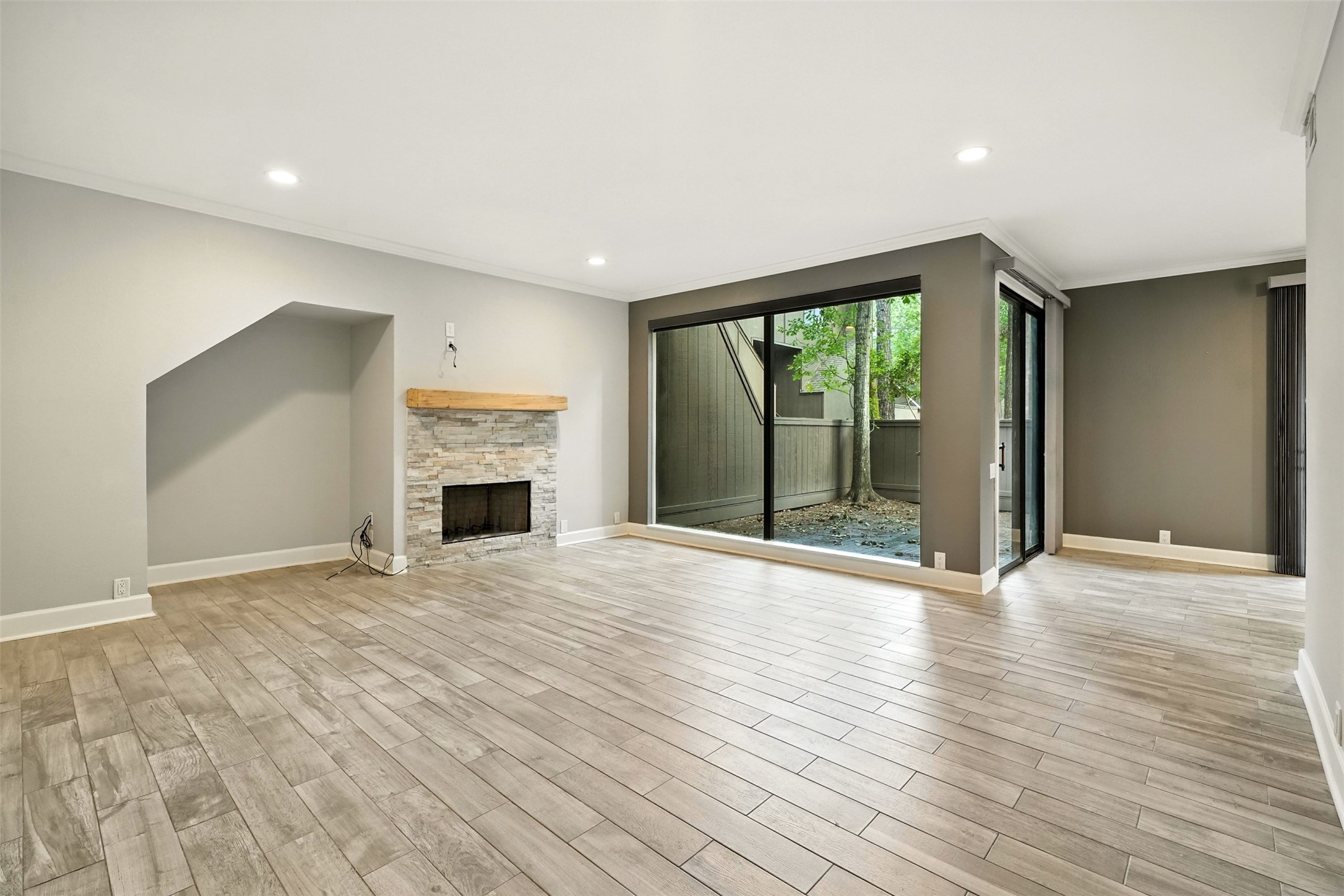 171 Litchfield Lane Property Photo 13