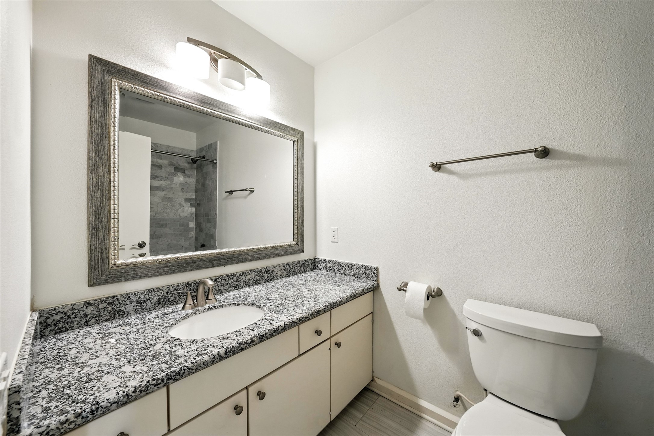 171 Litchfield Lane Property Photo 22
