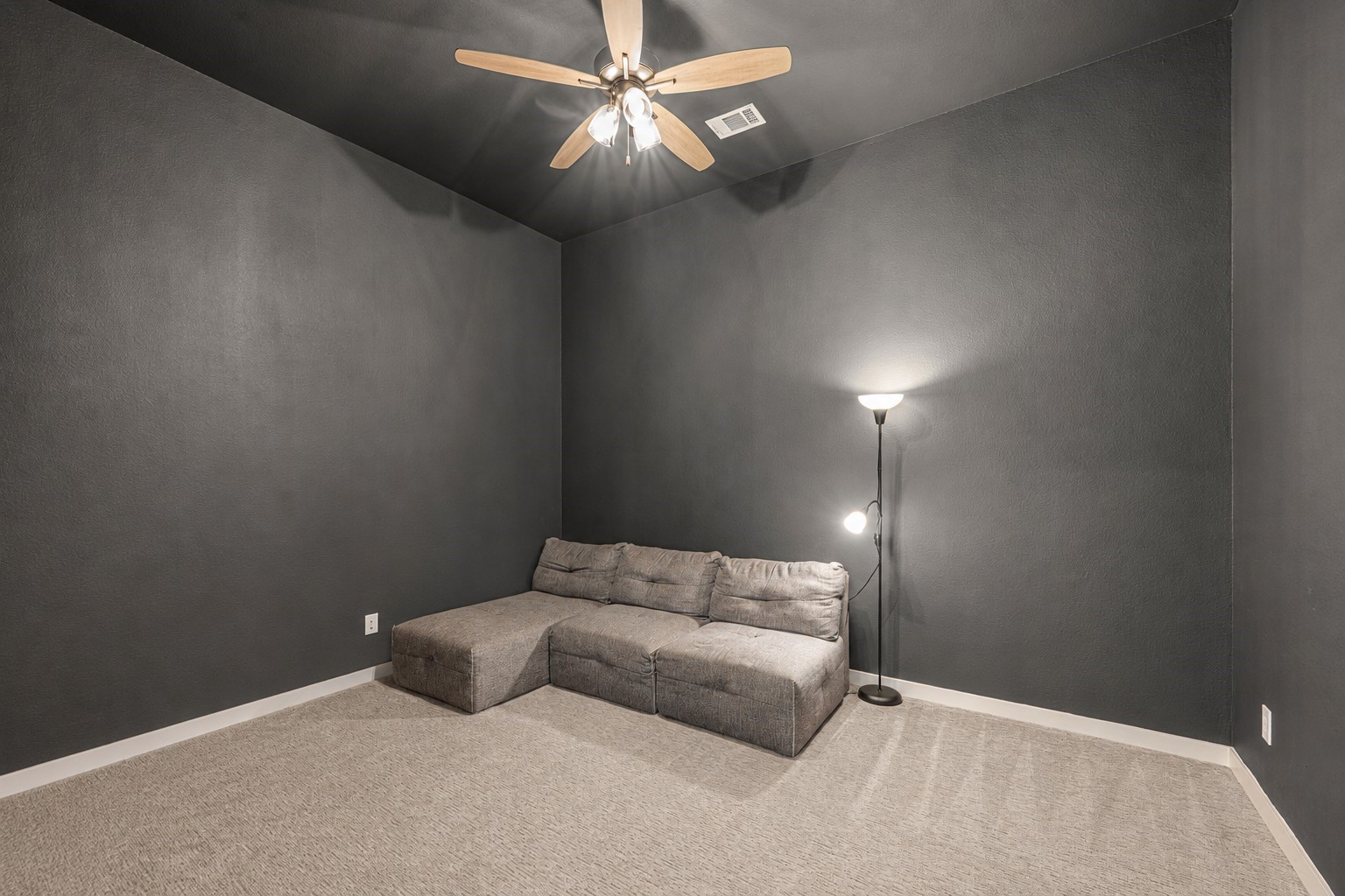 2702 Country Lane Property Photo 16