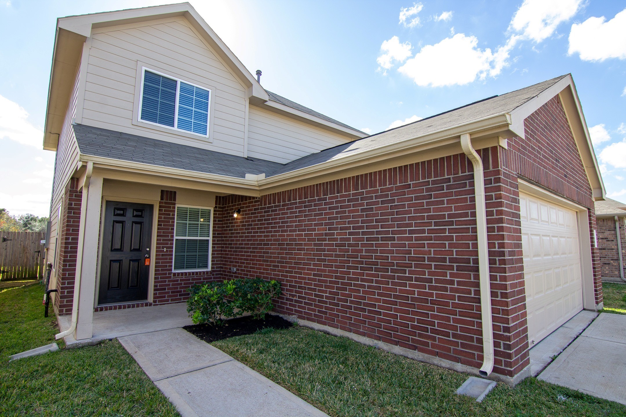 18923 Treviso Terrace Drive Property Photo 2