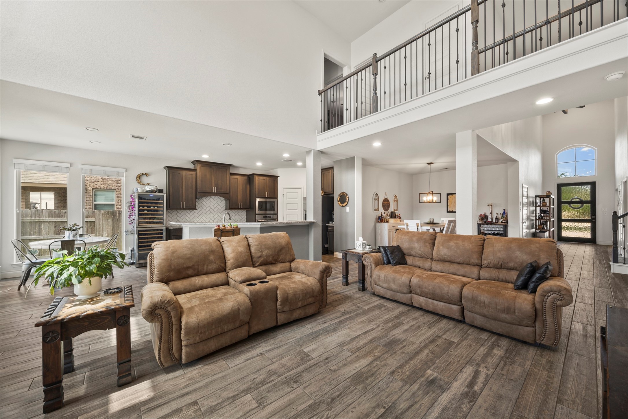 6906 Honeybird Meadow Circle Property Photo 10