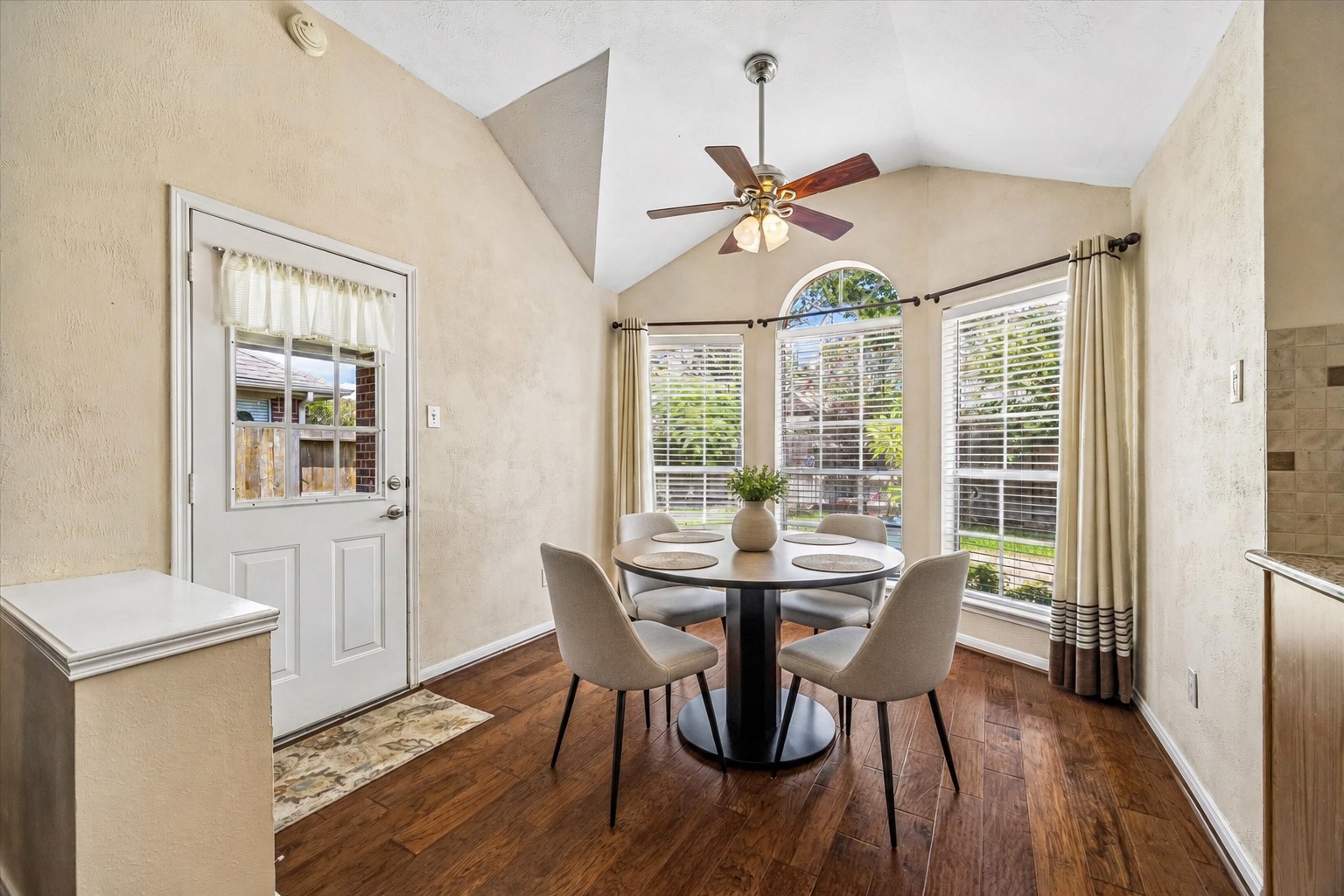 7415 Orchard Hills Lane Property Photo 12