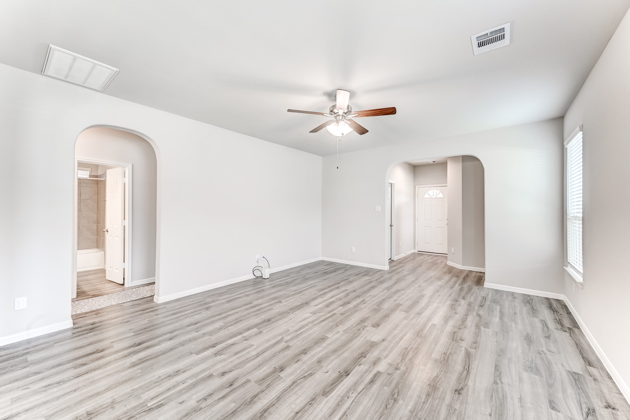 27085 Kestrel Trail Property Photo 9