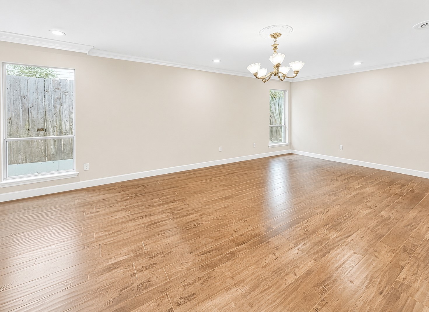 2320 Gramercy Street Property Photo 16