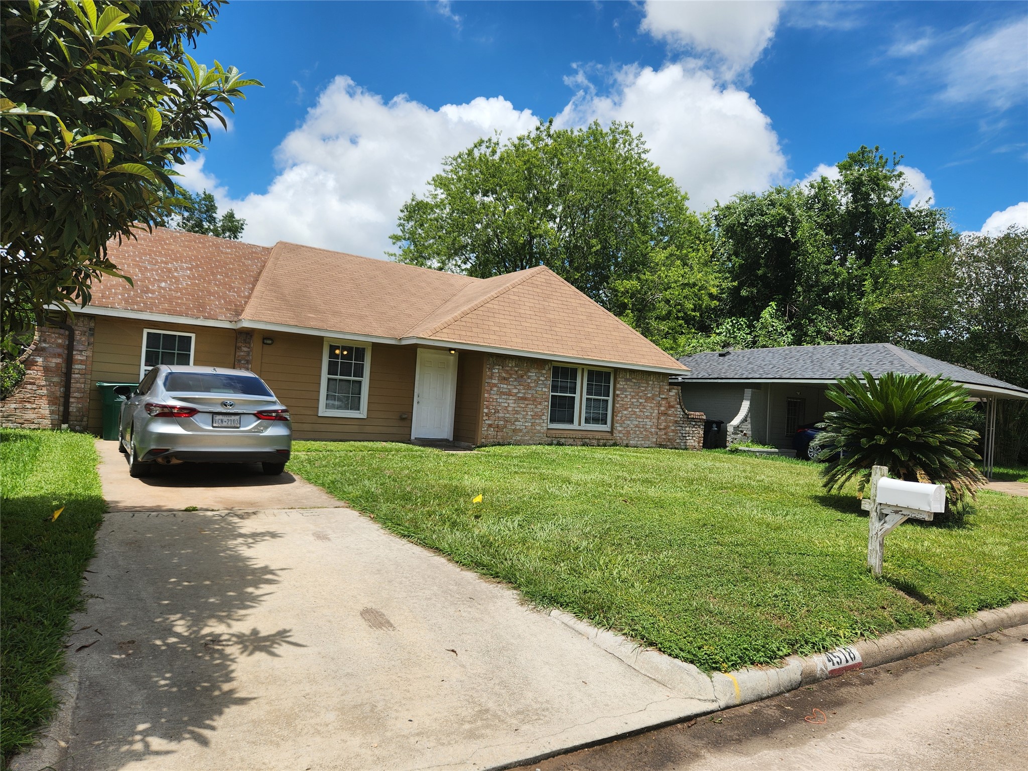 4518 Oak Shadows Drive Property Photo 1
