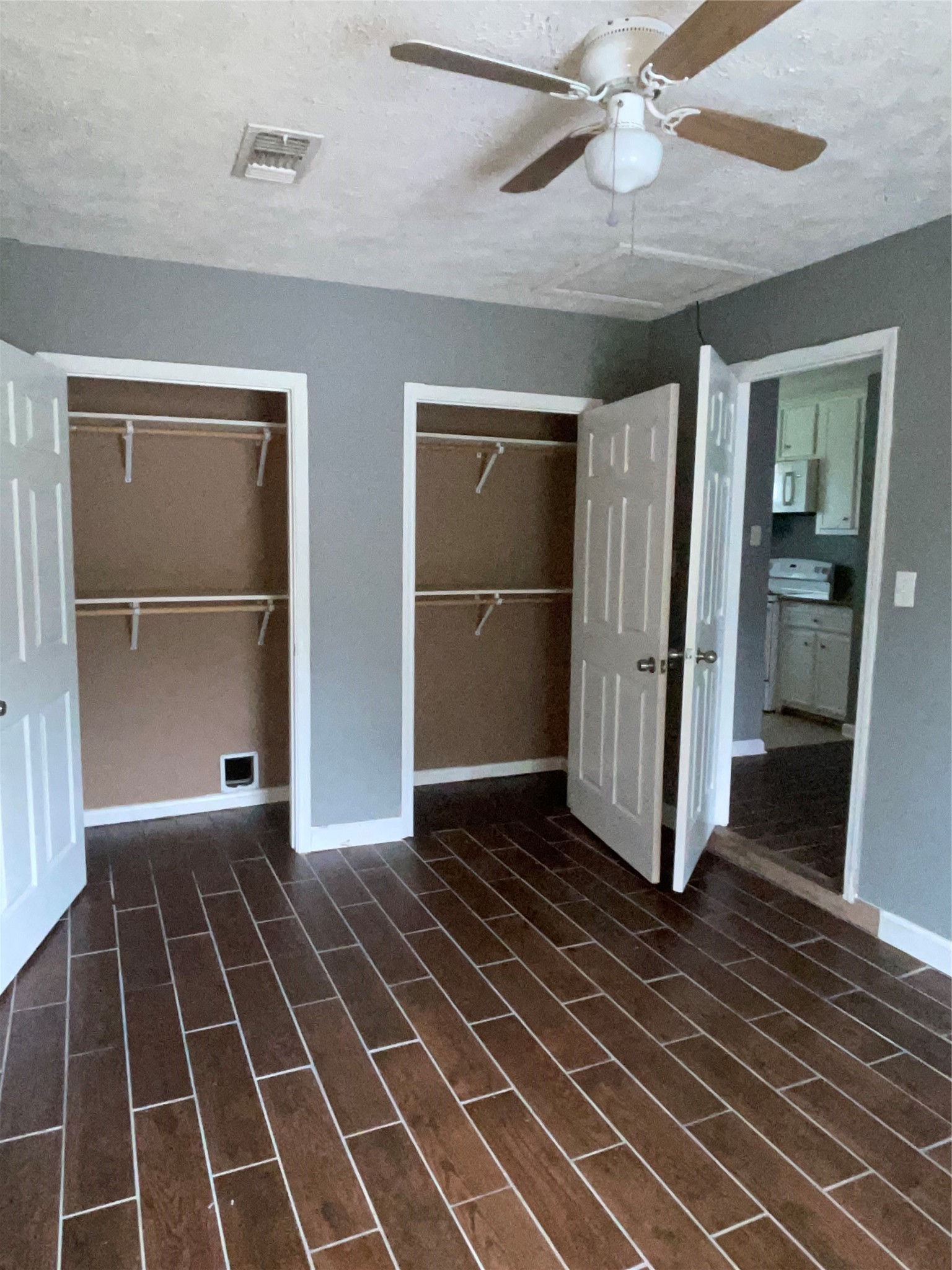 4518 Oak Shadows Drive Property Photo 9