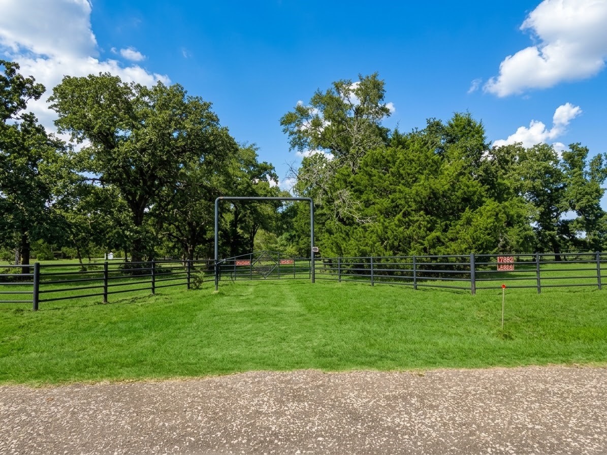 17882 County Road 431 Property Photo 1