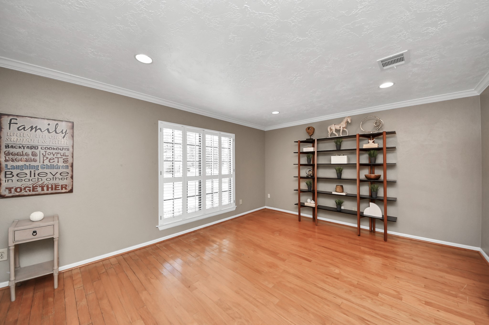 7615 Park Falls Drive Property Photo 6