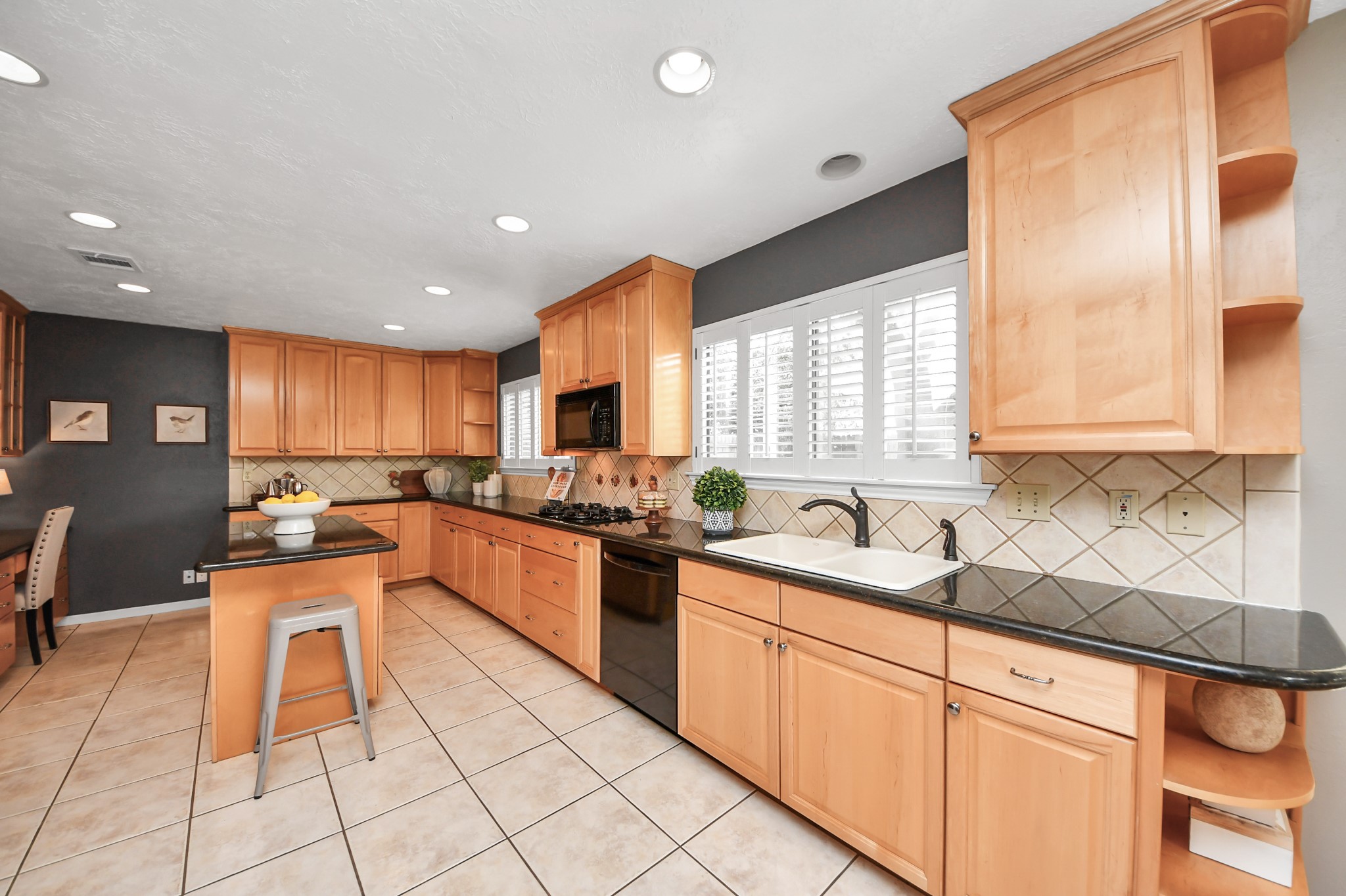 7615 Park Falls Drive Property Photo 12