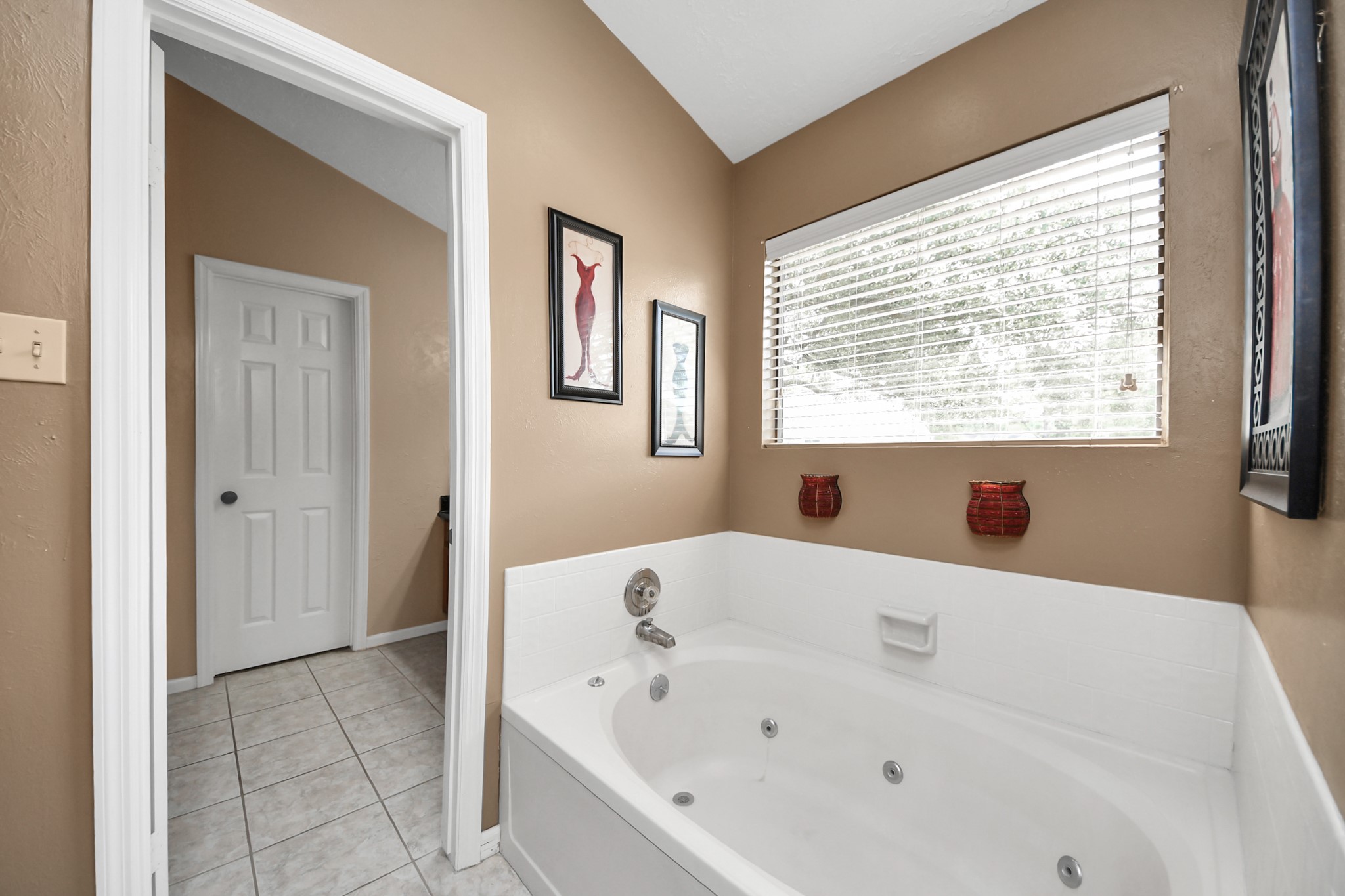 7615 Park Falls Drive Property Photo 28