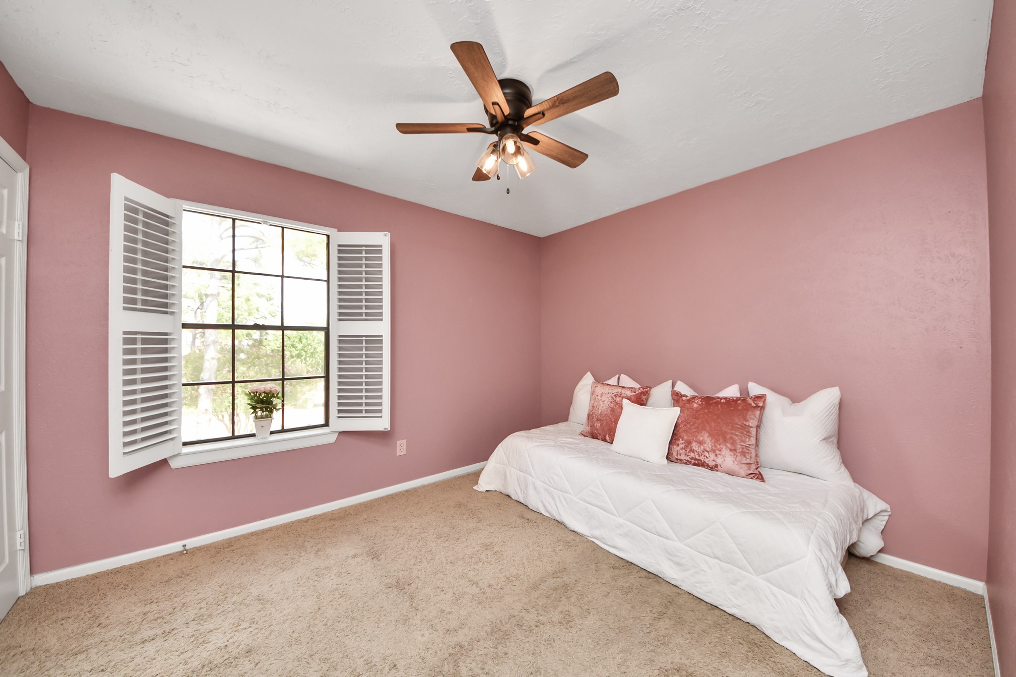7615 Park Falls Drive Property Photo 33