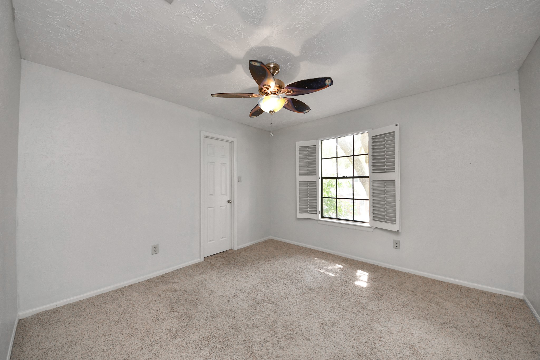 7615 Park Falls Drive Property Photo 35