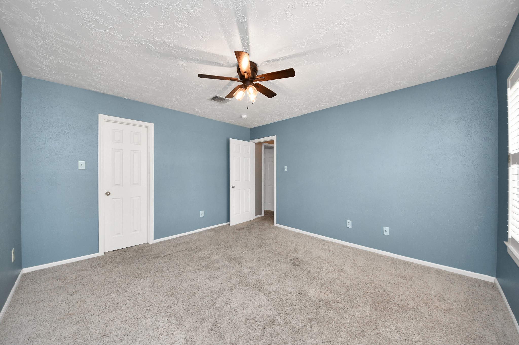 7615 Park Falls Drive Property Photo 38