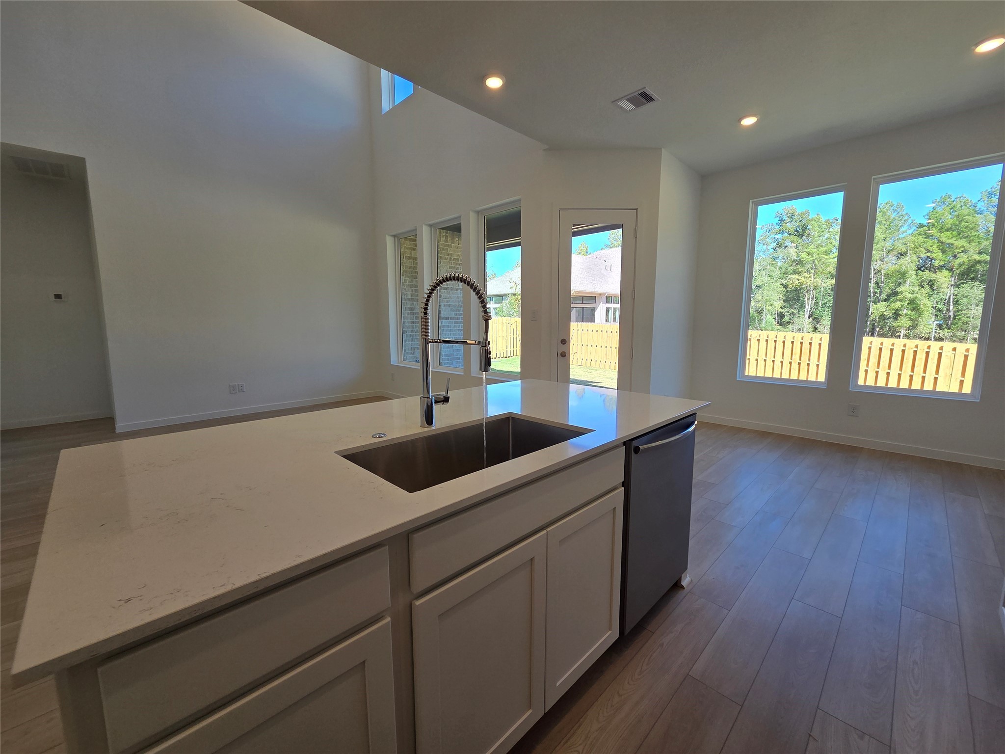 2204 Vargas Street Property Photo 5