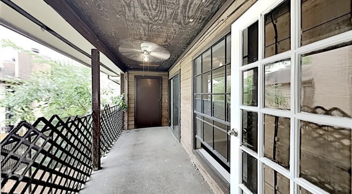 10912 Gulf Freeway 12 Property Photo 3