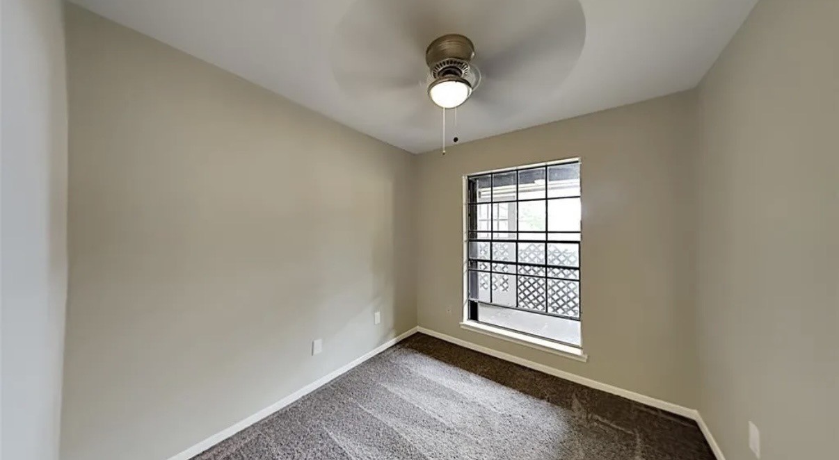 10912 Gulf Freeway 12 Property Photo 5