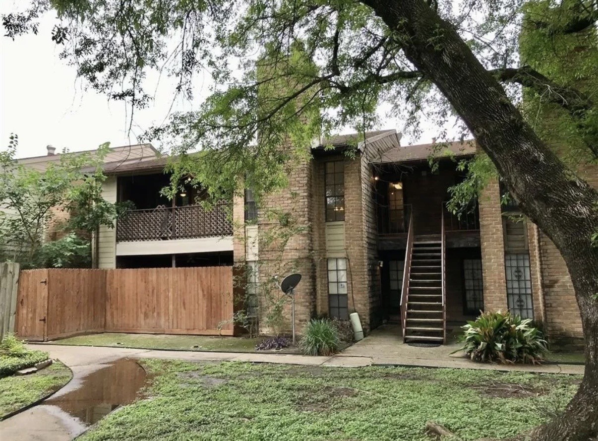 10912 Gulf Freeway 12 Property Photo 7