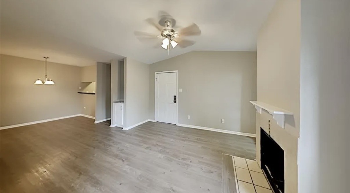 10912 Gulf Freeway 12 Property Photo 10