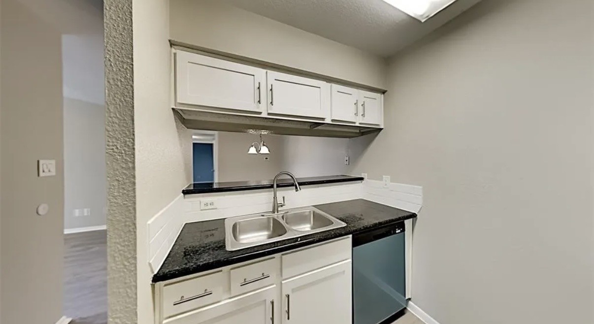 10912 Gulf Freeway 12 Property Photo 12