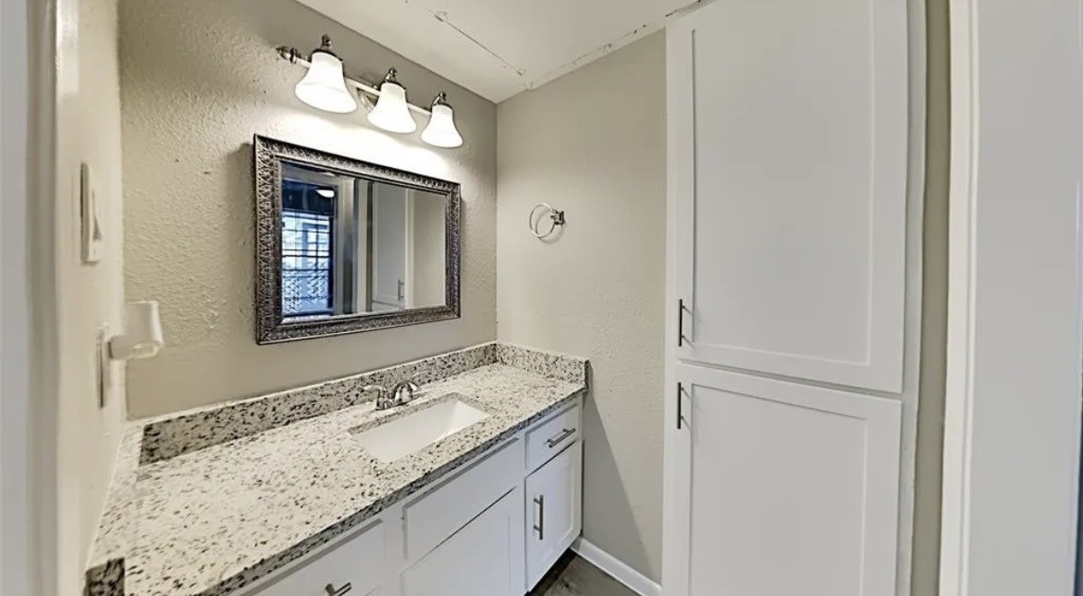 10912 Gulf Freeway 12 Property Photo 13