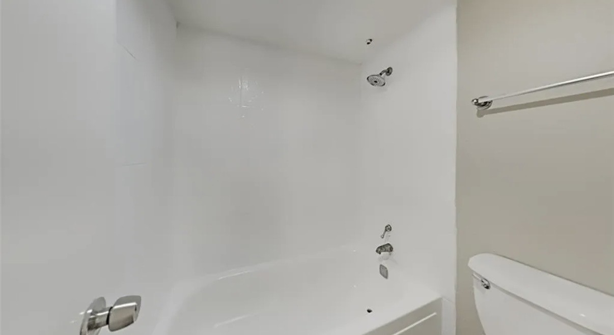 10912 Gulf Freeway 12 Property Photo 14