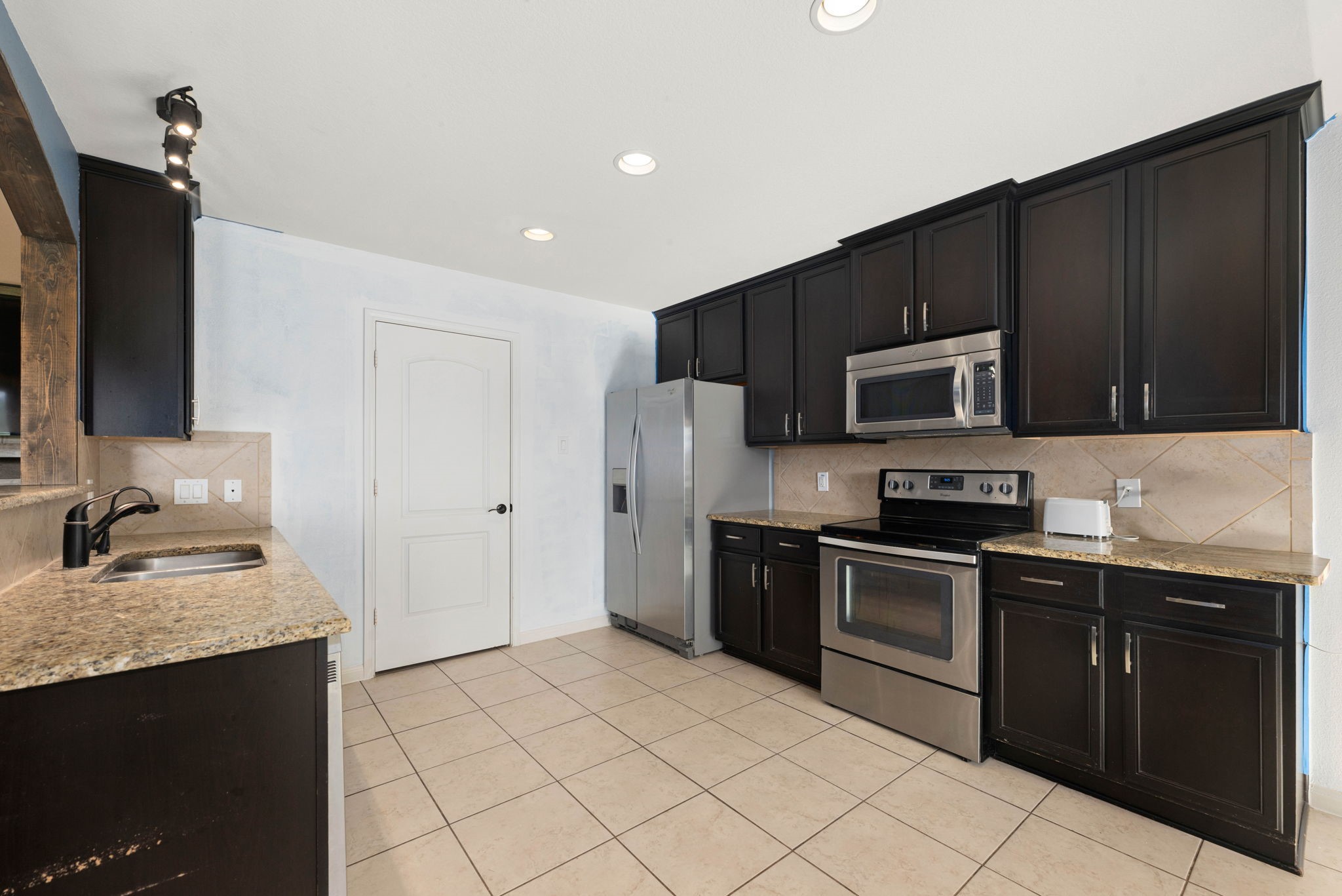 18803 Maverick Ranch Road E Property Photo 9
