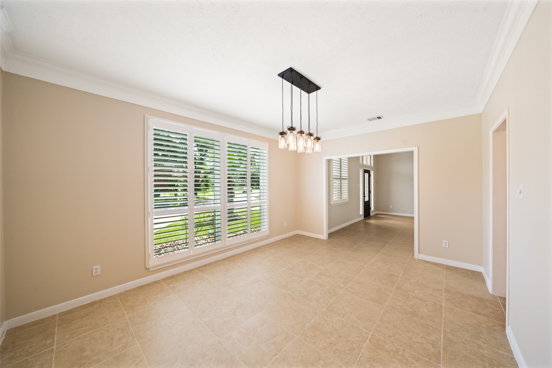 2123 Riverside Drive Property Photo 17