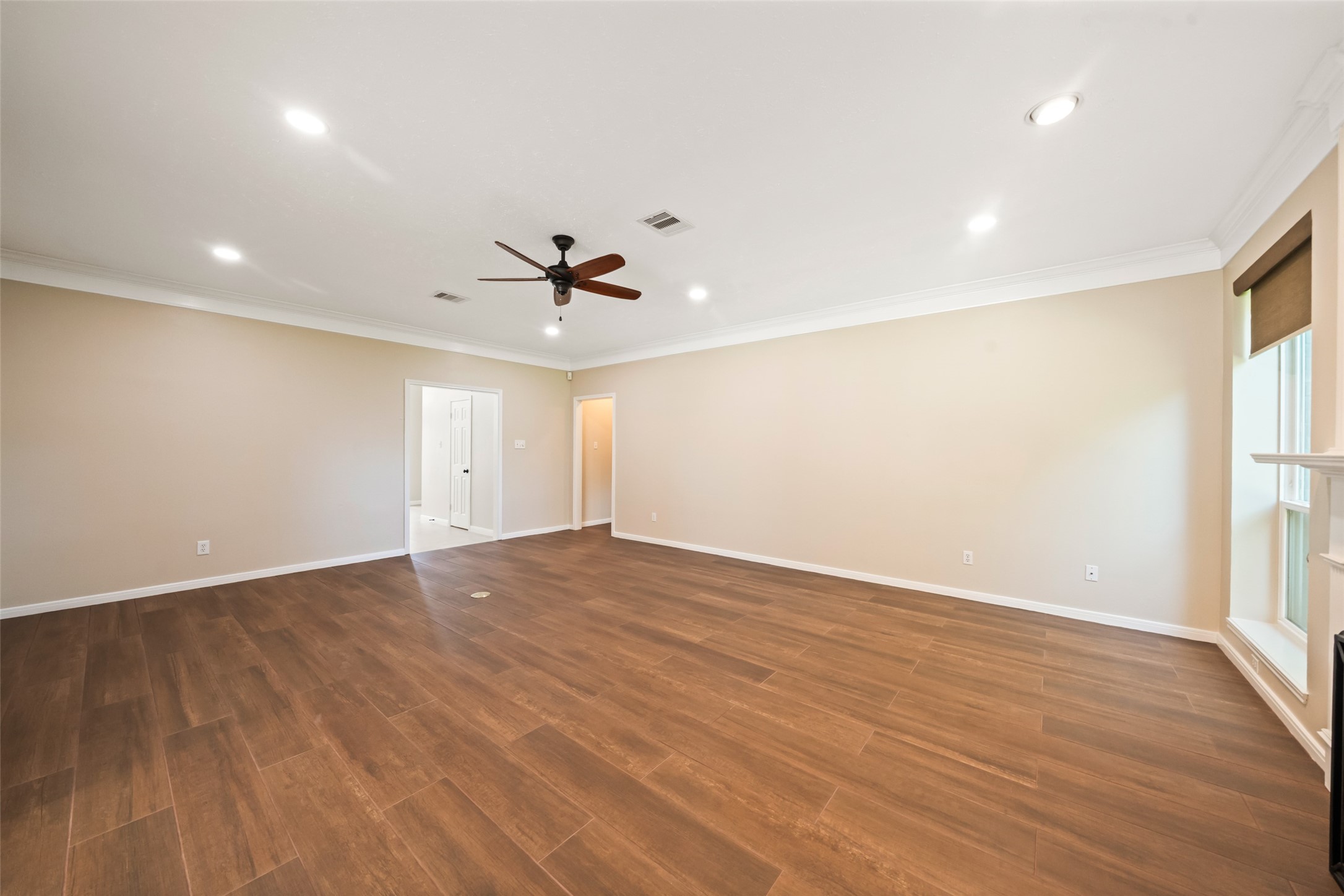 2123 Riverside Drive Property Photo 19