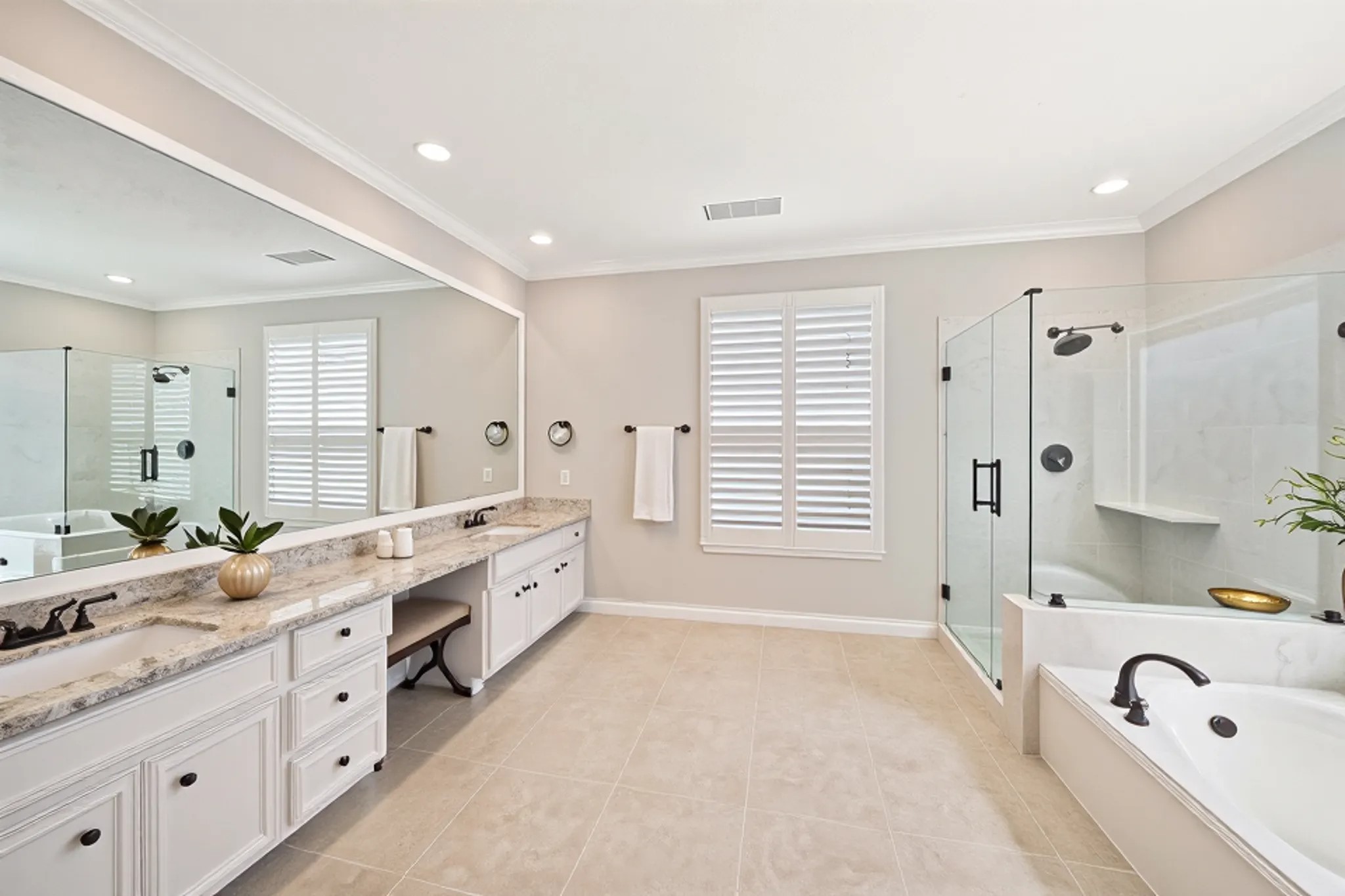 2123 Riverside Drive Property Photo 22