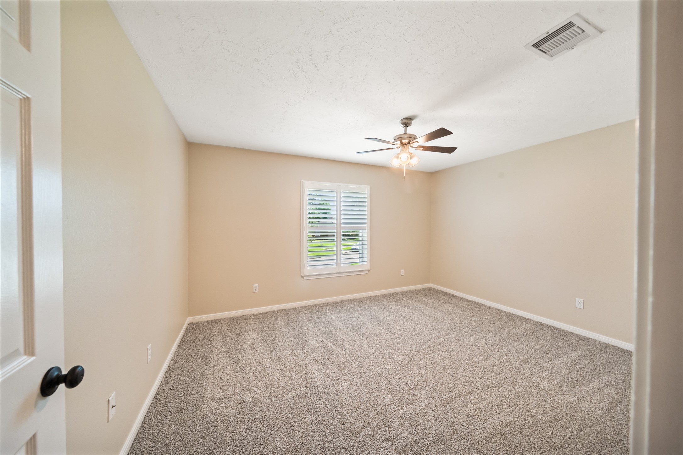 2123 Riverside Drive Property Photo 33