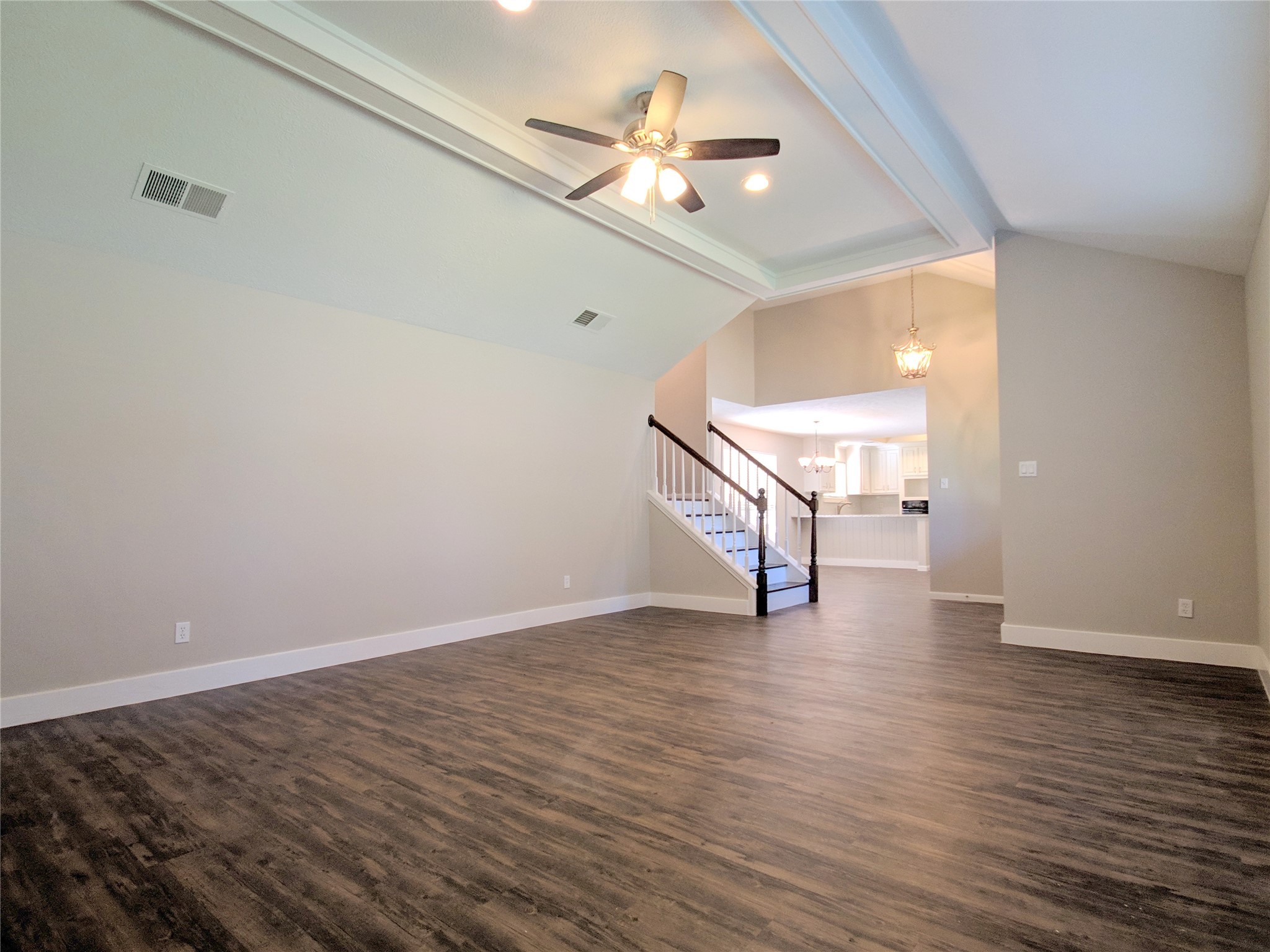 18918 Walden Forest Drive Property Photo 3