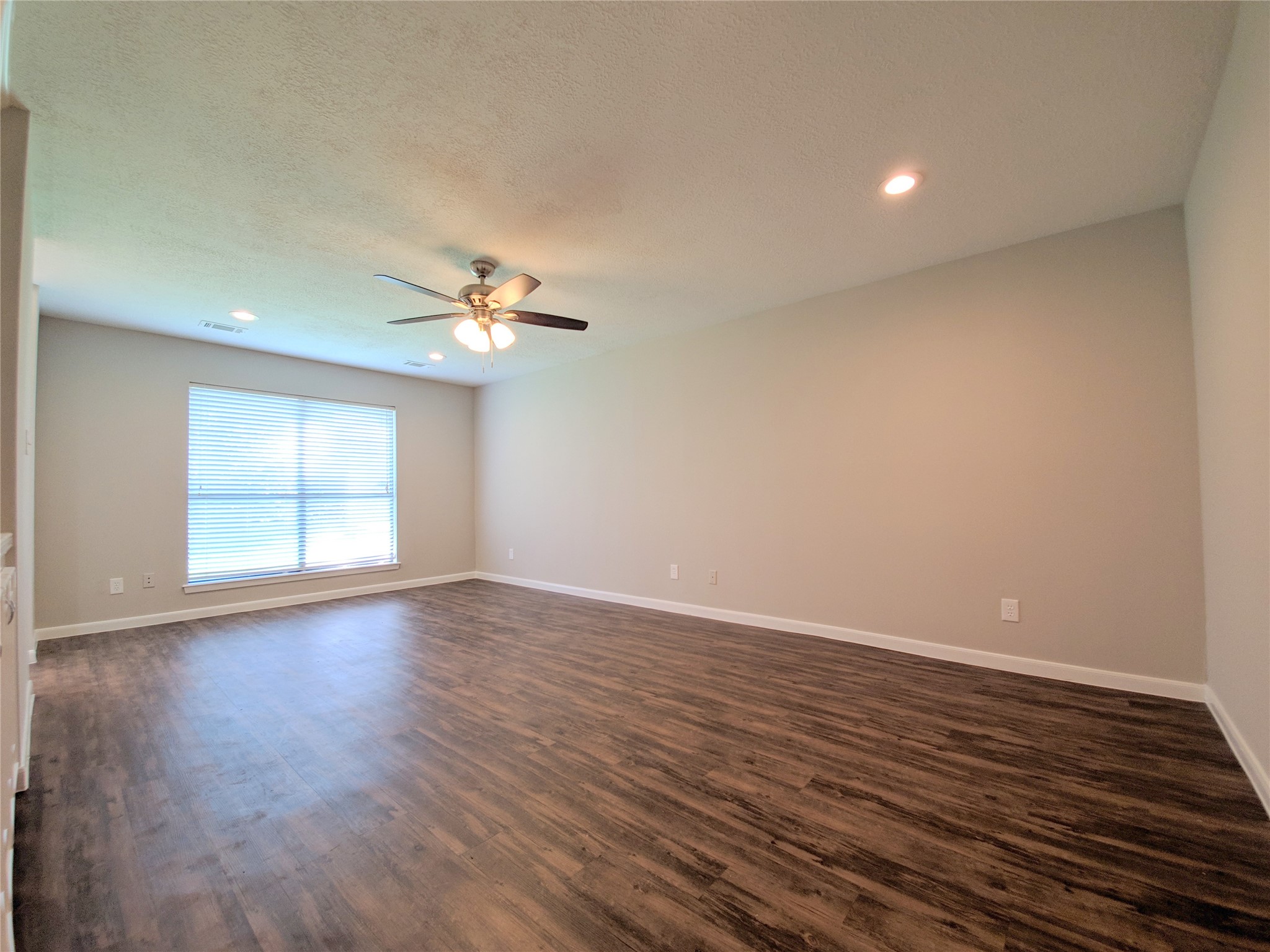 18918 Walden Forest Drive Property Photo 9