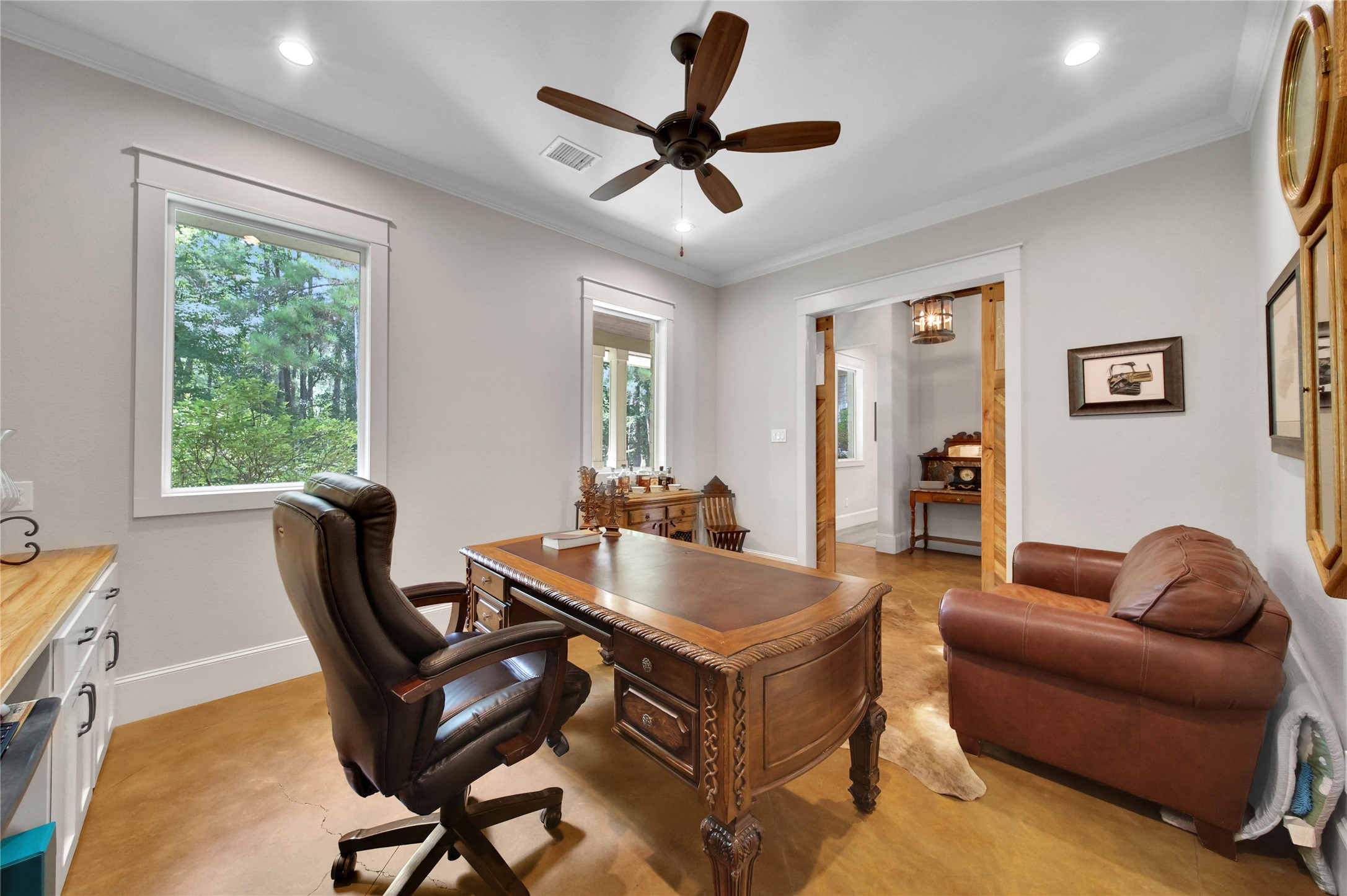 24016 Lakeview Way Property Photo 7