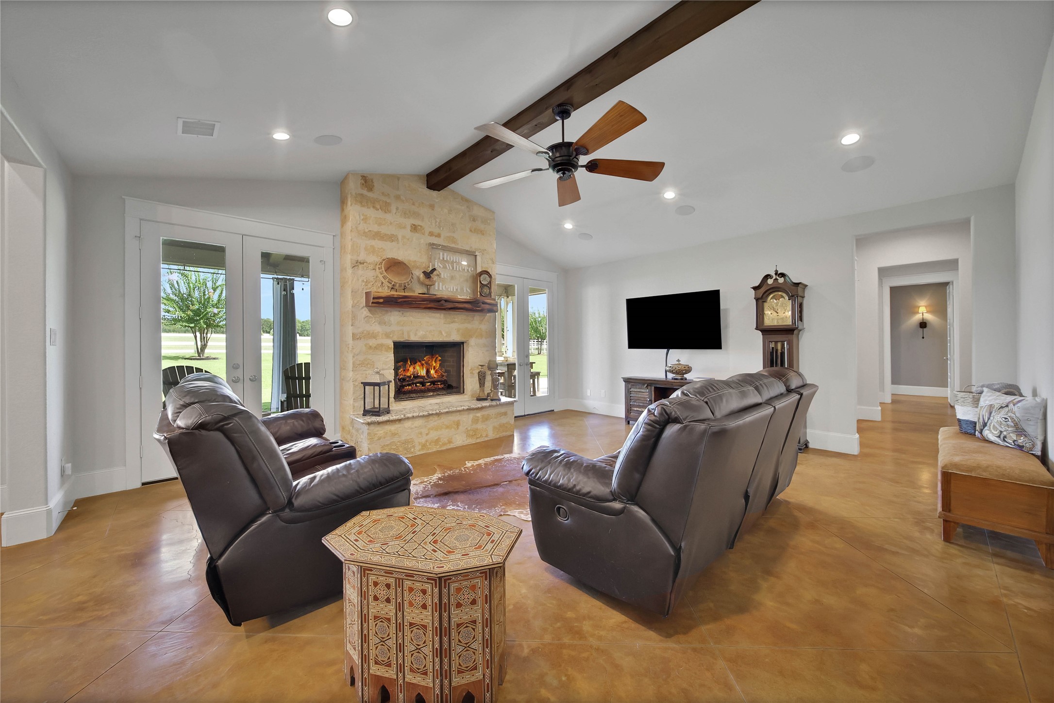 24016 Lakeview Way Property Photo 9