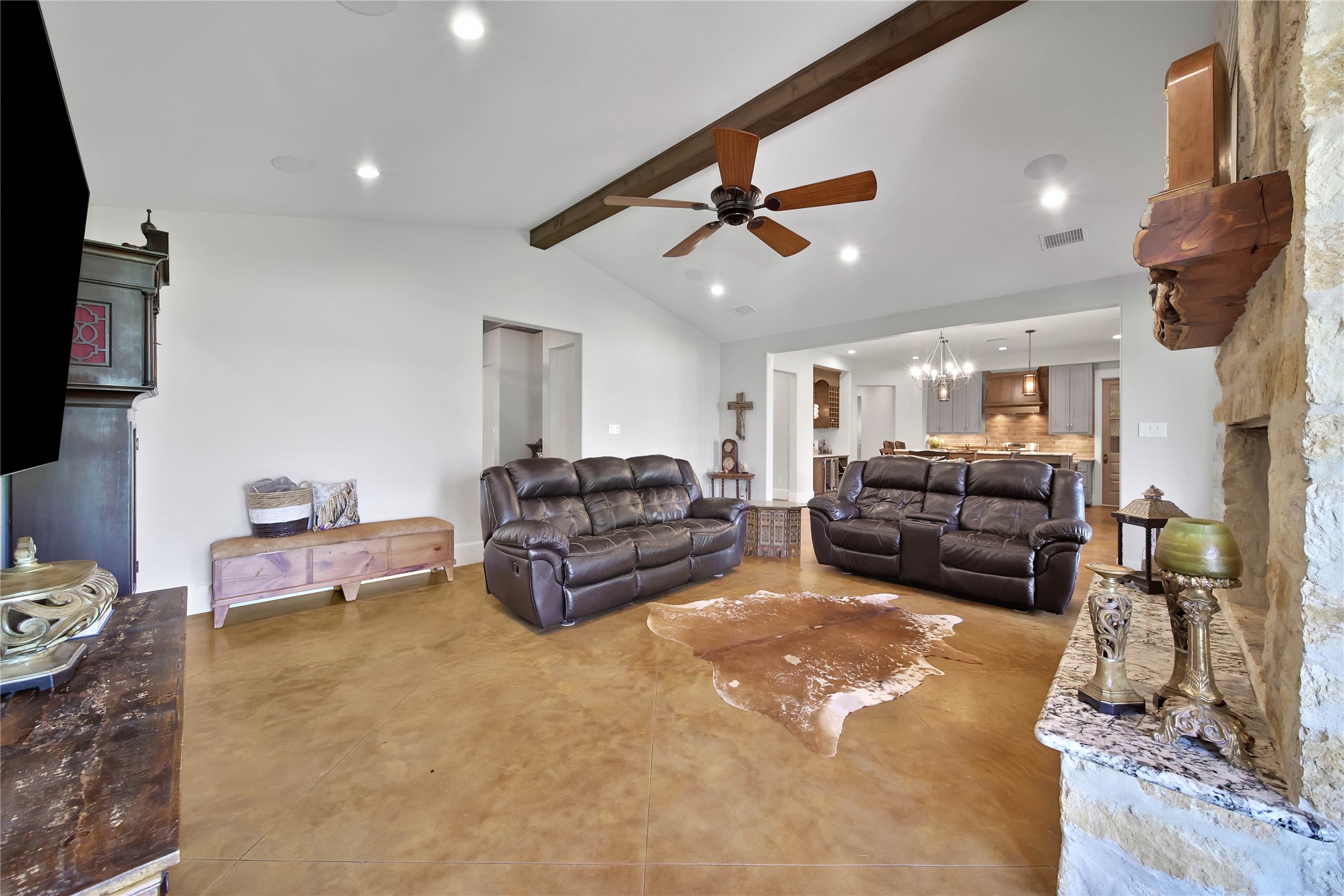 24016 Lakeview Way Property Photo 11