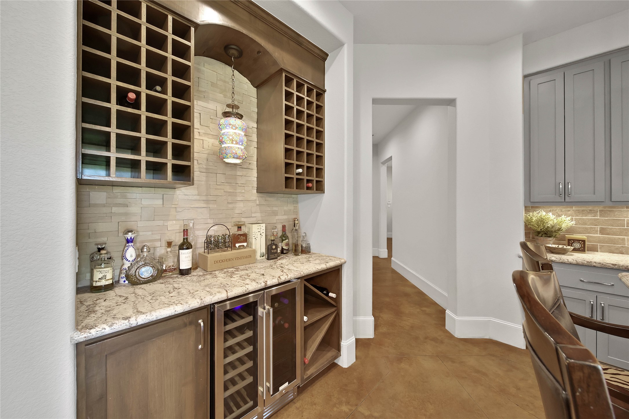 24016 Lakeview Way Property Photo 16