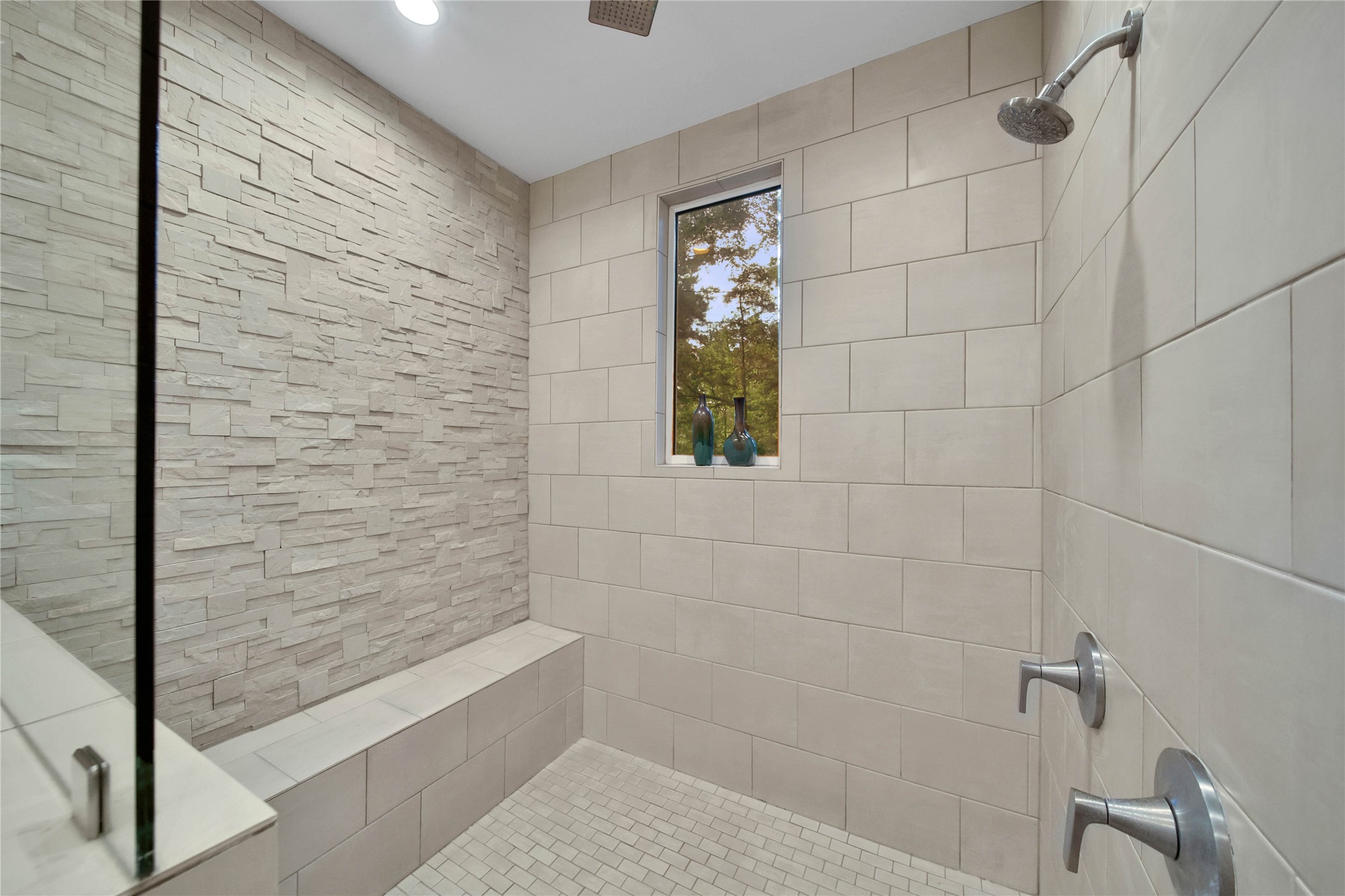 24016 Lakeview Way Property Photo 21