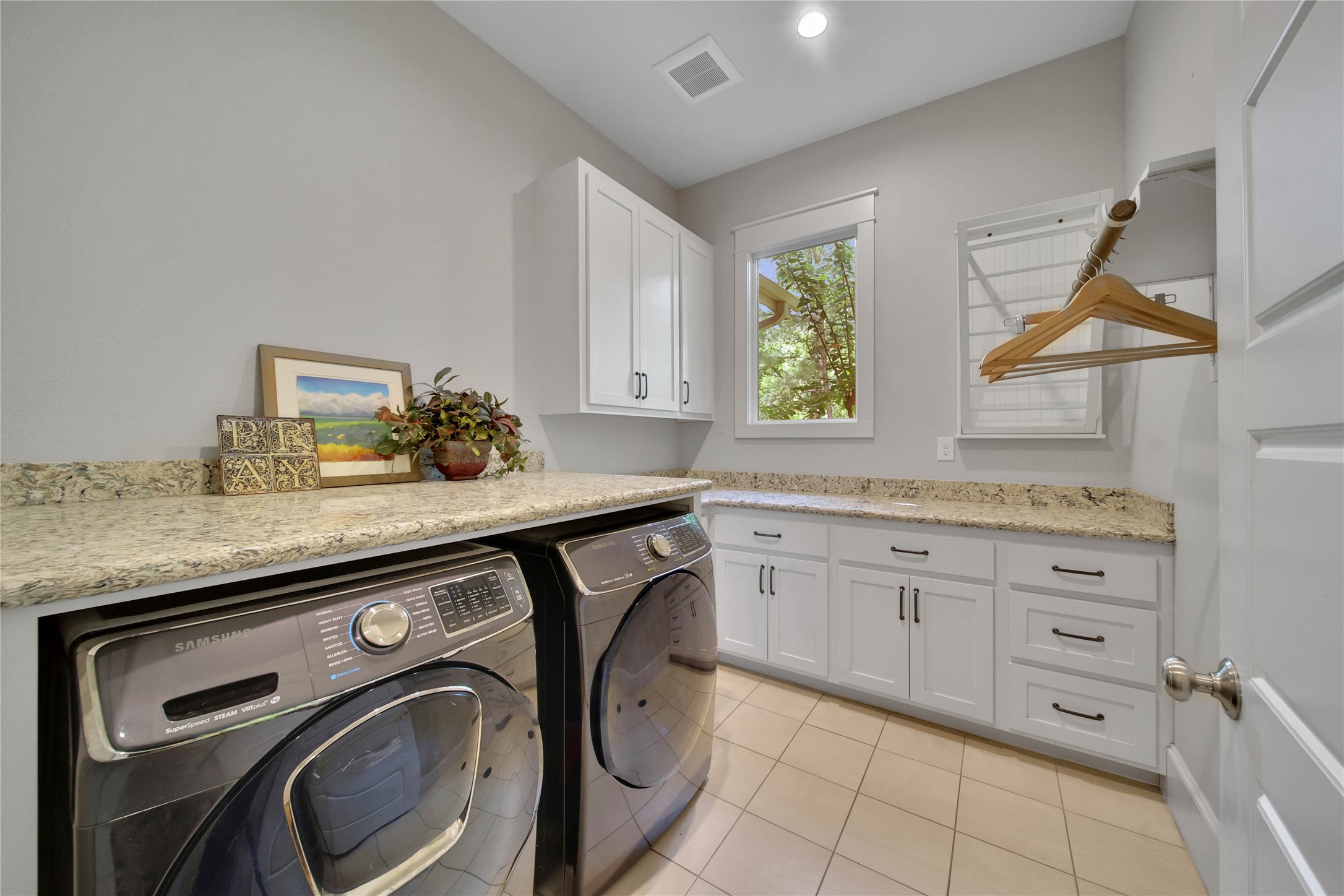 24016 Lakeview Way Property Photo 25